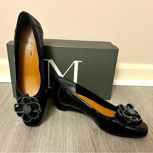 Mark Lemp Black Patent Leather Bettie Floral Comfort Wedge Flat Size 8N